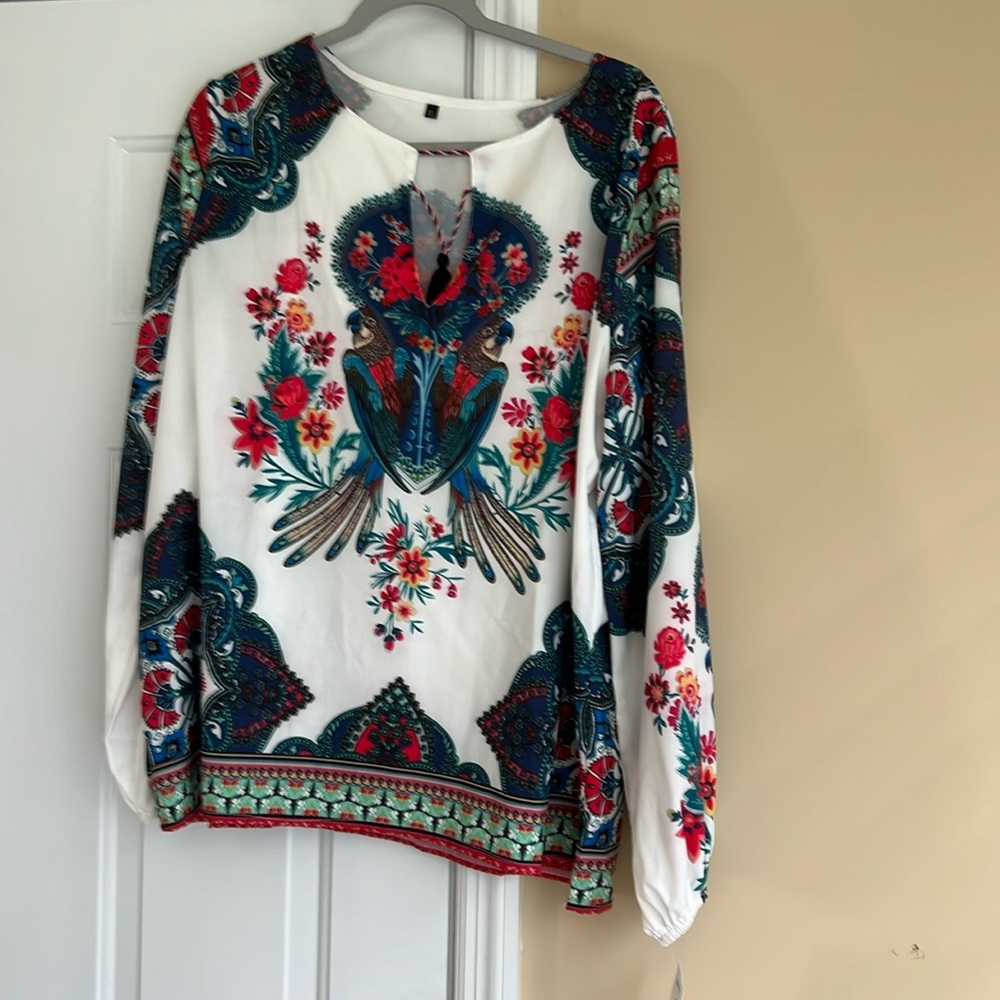 NWT BEAUTIFUL VIBRANT COLORS V-NECK   WITH ROPE W/ TASSELS  SIZE XL OVERSIZED